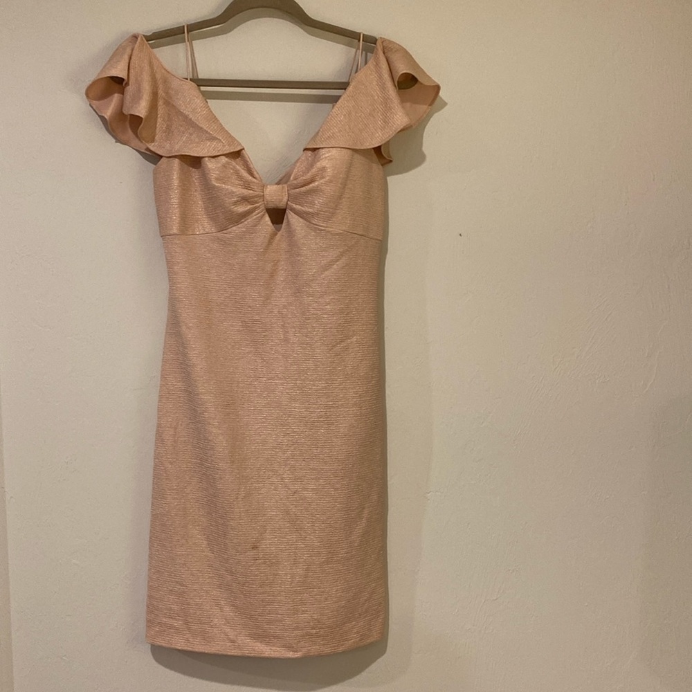 AIDAN MATTOX
V-Neck Knee-Length Dress